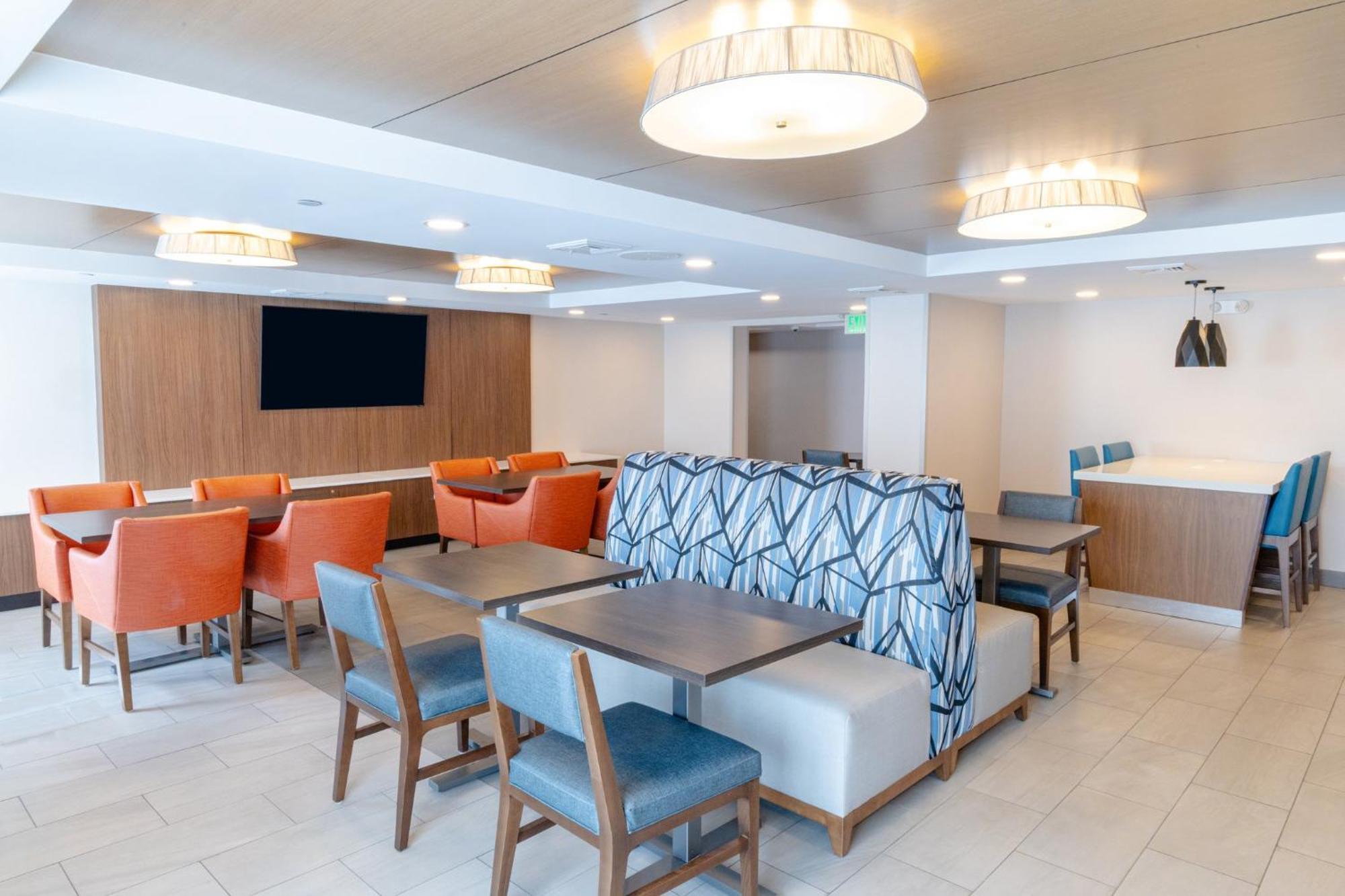 Holiday Inn Express - Neptune By Ihg Exterior foto